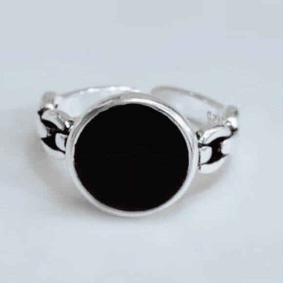 Minimalist Sterling Silver Black Circle Chain Ring - Picture 3 of 5
